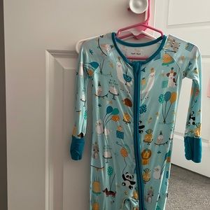 Little sleepies birthday 12-18 month